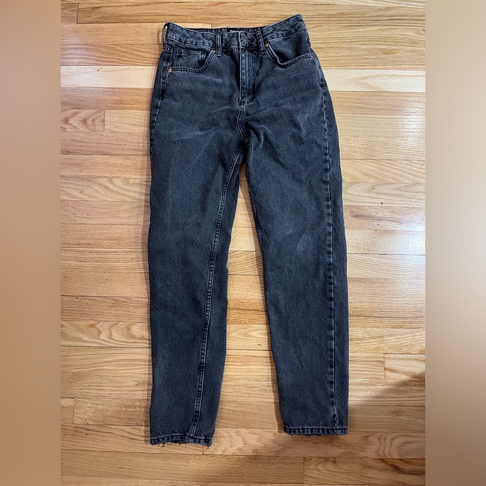 BDG Urban Outfitters Washed Black High-Rise Women's Mom Jeans, distressed detail
